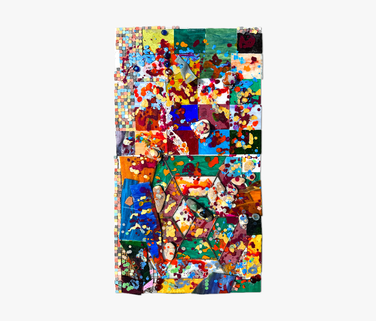 יצירת אמנות מופשטת וצבעונית עם טלאים של ריבועים בגוונים שונים, מעוטרים בכתמים, נקודות וצבע מרקם בצבעים אדומים, כחולים, צהובים וירוקים עזים על בד מלבני.