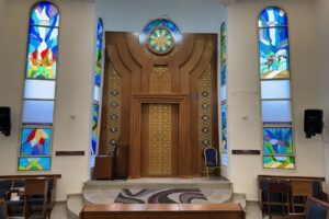 חלונות ויטראז' בבית כנסת באשדוד3