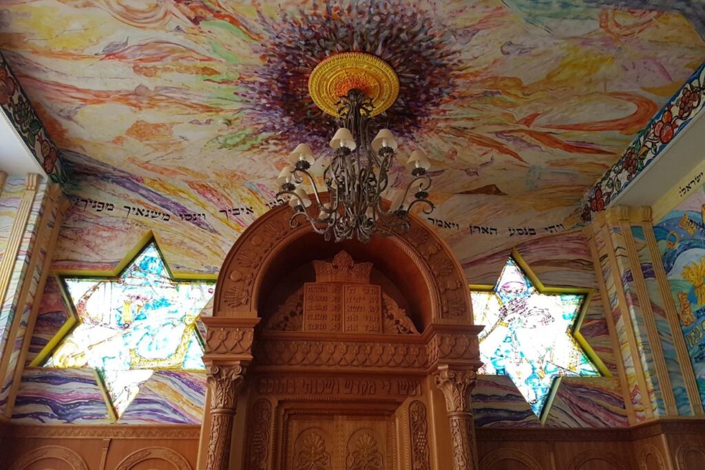 ציור-קיר בבית-כנסת תקרה וקירות